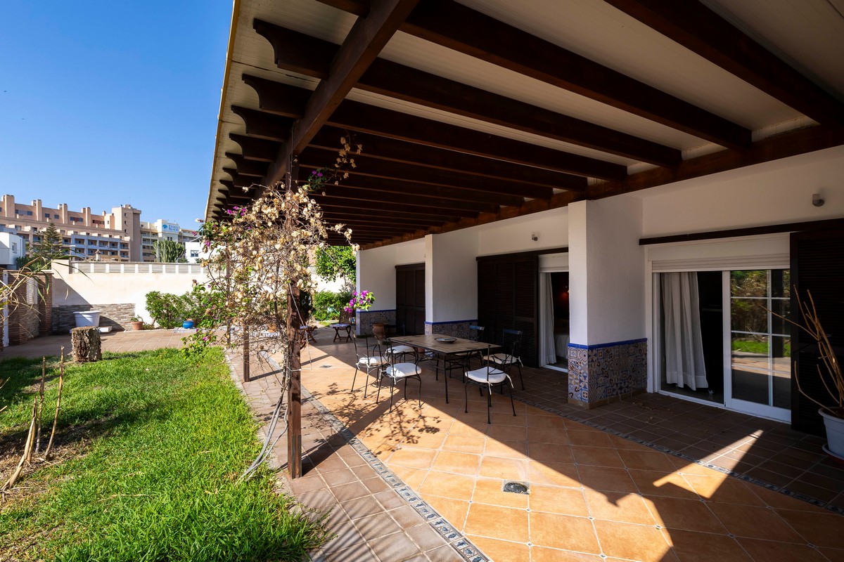 Impressive villa in the heart of Playa Serena