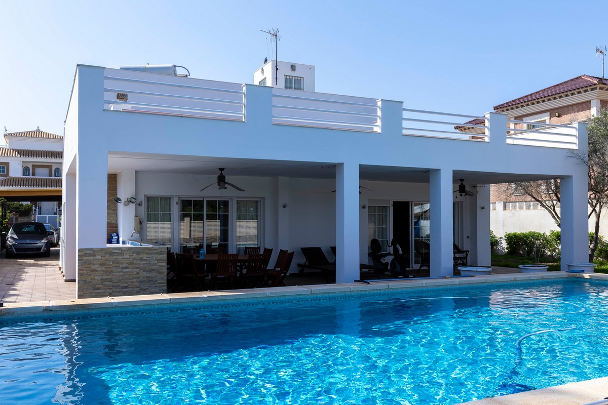 Impressive villa in the heart of Playa Serena