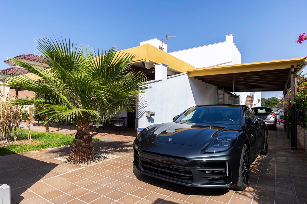 Impressive villa in the heart of Playa Serena