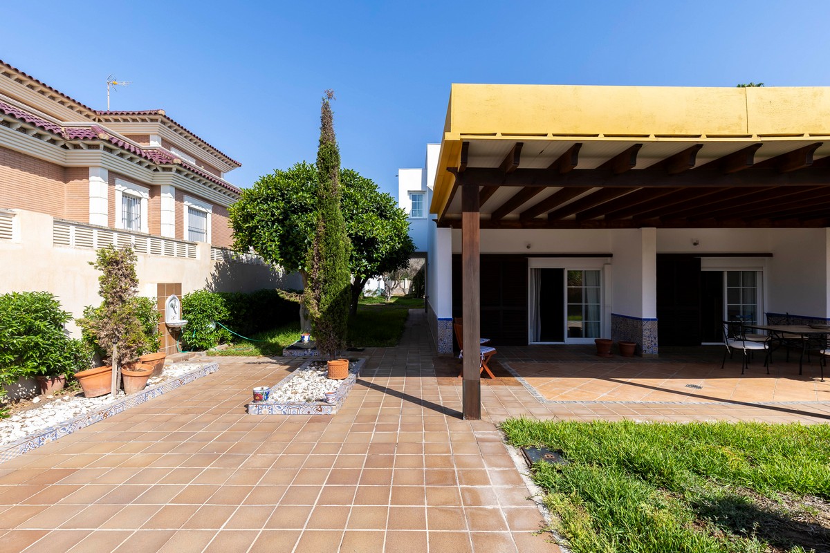 Impressive villa in the heart of Playa Serena