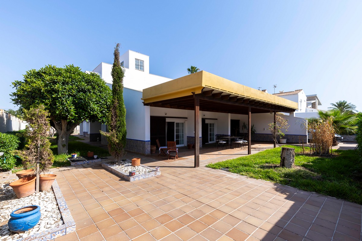 Impressive villa in the heart of Playa Serena