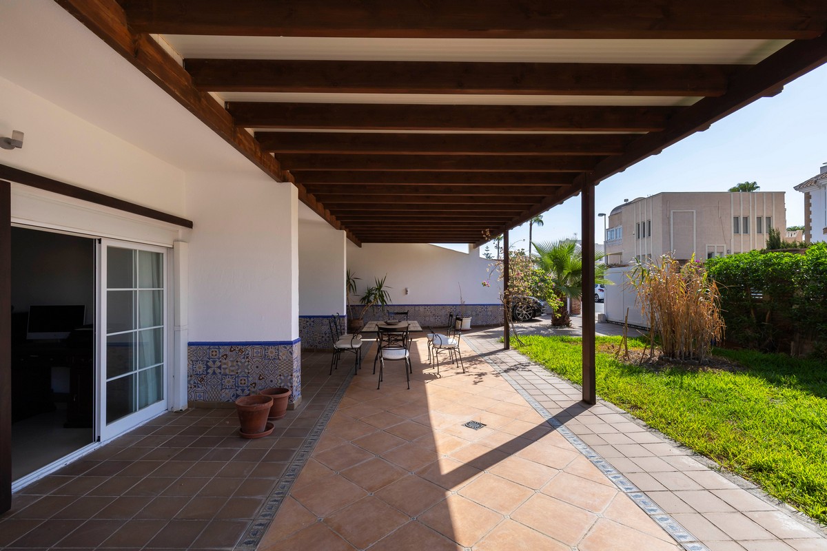 Impressive villa in the heart of Playa Serena