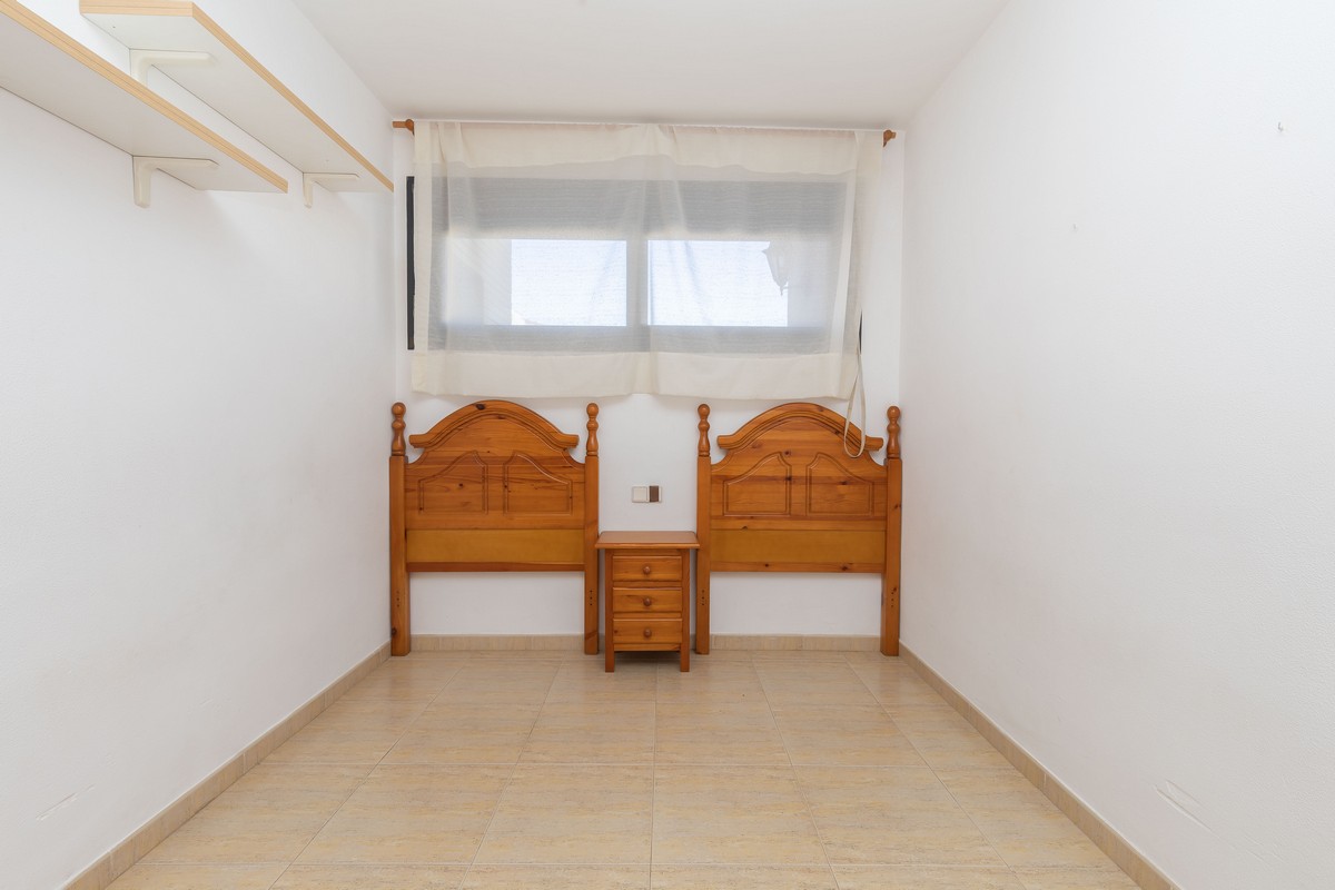 Ampio quadrilocale con vista mare sulla primea linea della spiaggia.