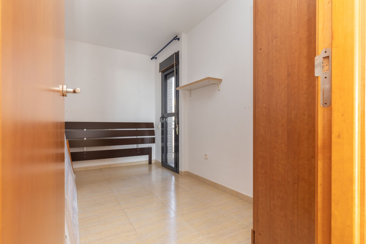 Ampio quadrilocale con vista mare sulla primea linea della spiaggia.