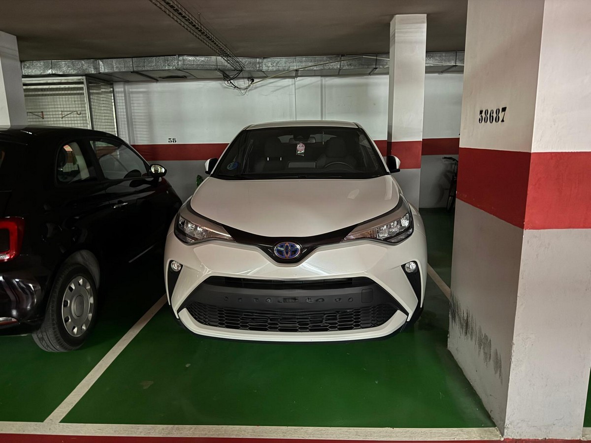 Ampio quadrilocale con vista mare sulla primea linea della spiaggia.