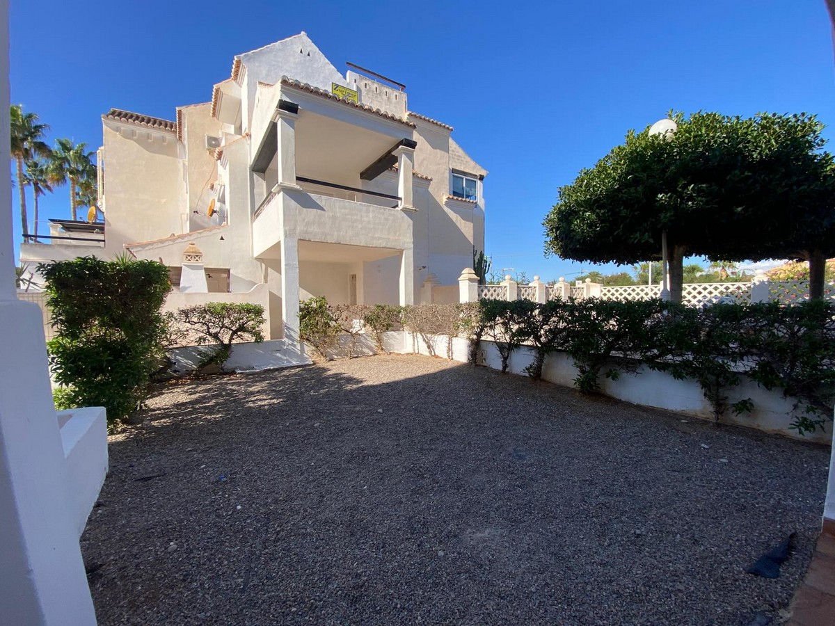 Apartamento en planta baja con jardín, Complejo Golf Center Pueblo