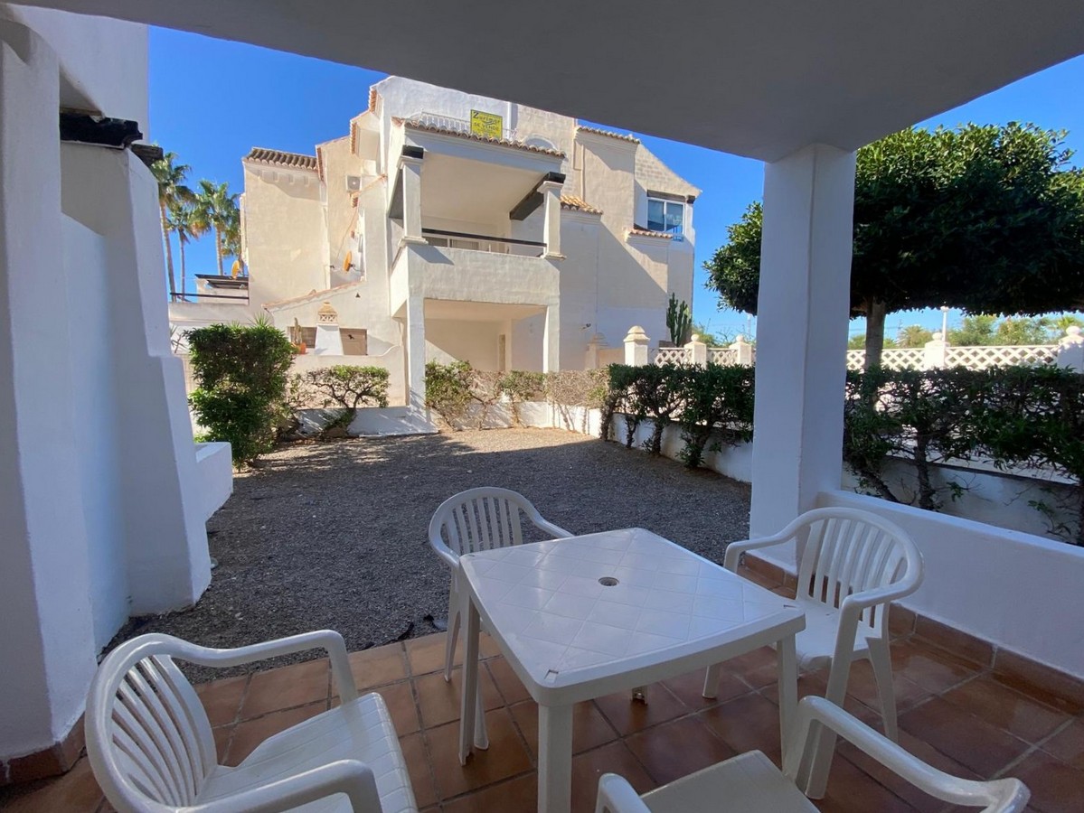 Apartamento en planta baja con jardín, Complejo Golf Center Pueblo