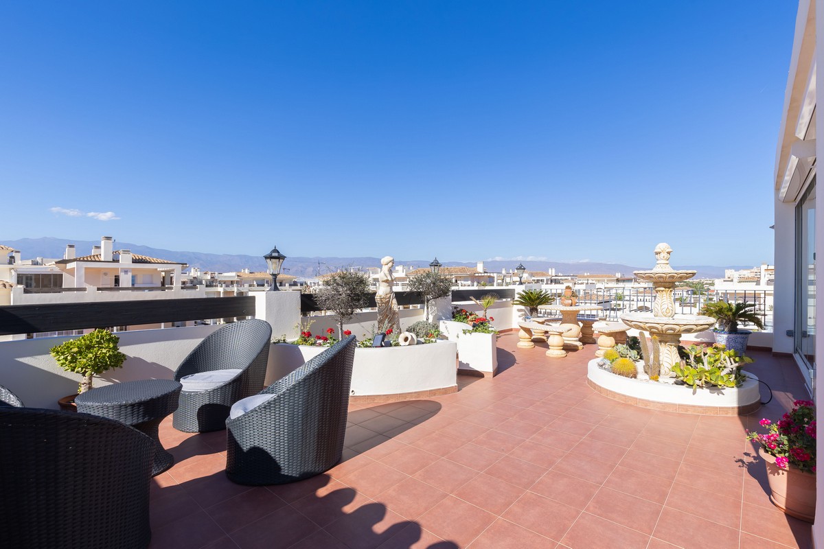 Spectaculaire penthouse en deuxième ligne de plage, Complexe Vereda Golf FII