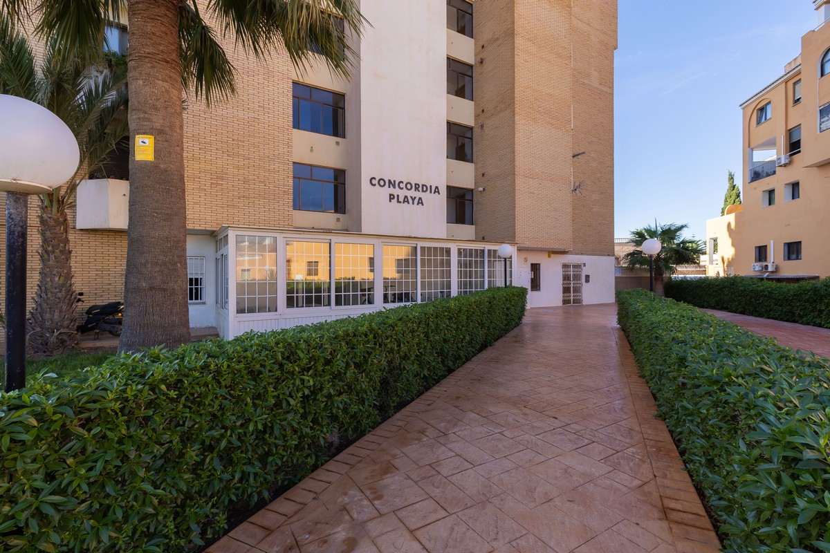 Apartment in Concordia Playa with sea views, Urb. Roquetas de Mar