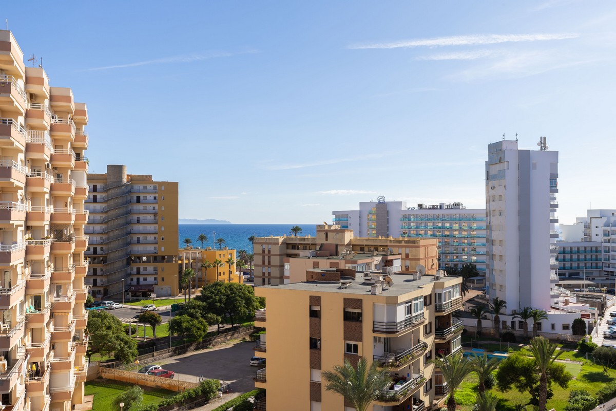 Apartment in Concordia Playa with sea views, Urb. Roquetas de Mar