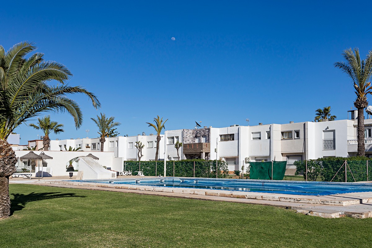 Apartment with sea views, ‘Club Tropicana’ complex, beachfront