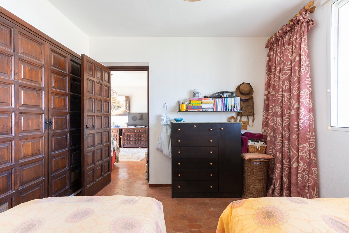 Apartment with sea views, ‘Club Tropicana’ complex, beachfront