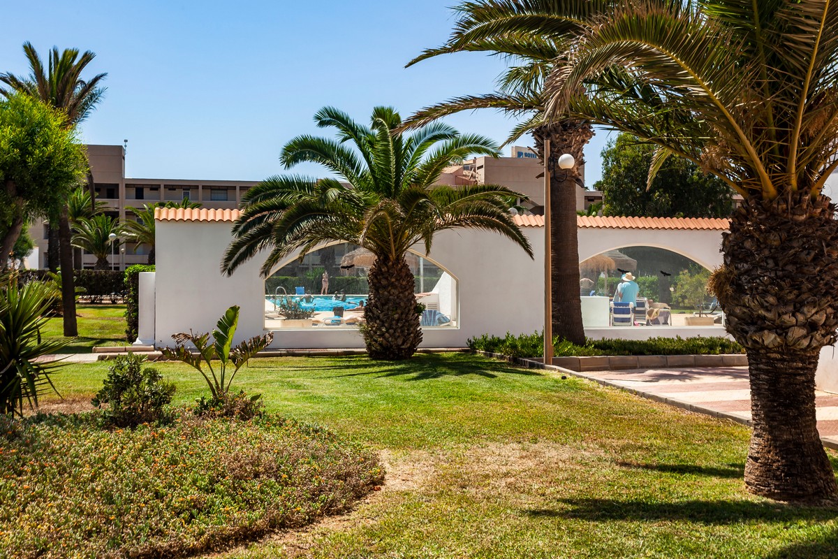 Apartment with sea views, ‘Club Tropicana’ complex, beachfront