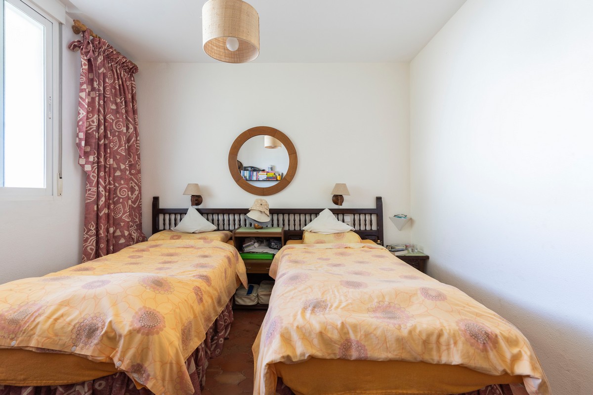 Apartment with sea views, ‘Club Tropicana’ complex, beachfront