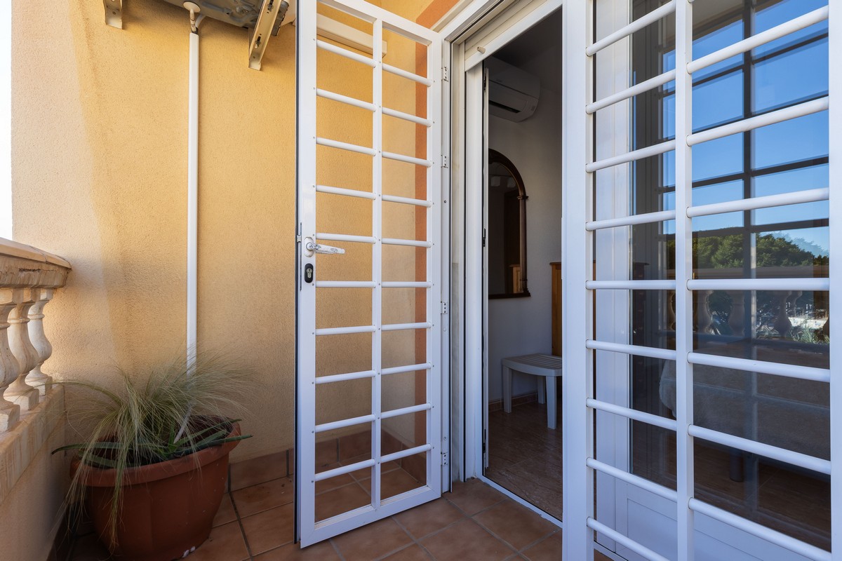 Geräumige 3-Schlafzimmer-Wohnung im Maracay-Komplex