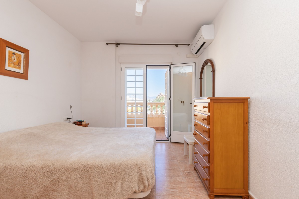 Geräumige 3-Schlafzimmer-Wohnung im Maracay-Komplex