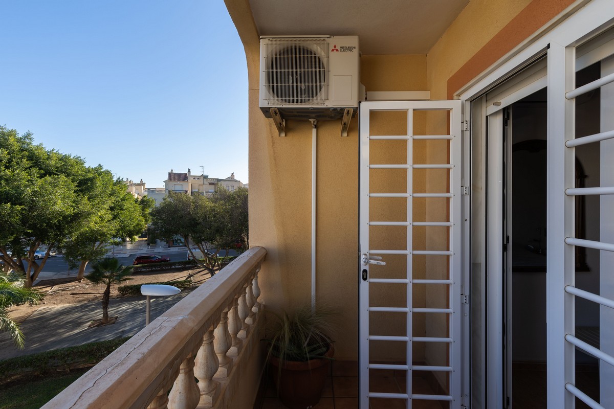 Geräumige 3-Schlafzimmer-Wohnung im Maracay-Komplex