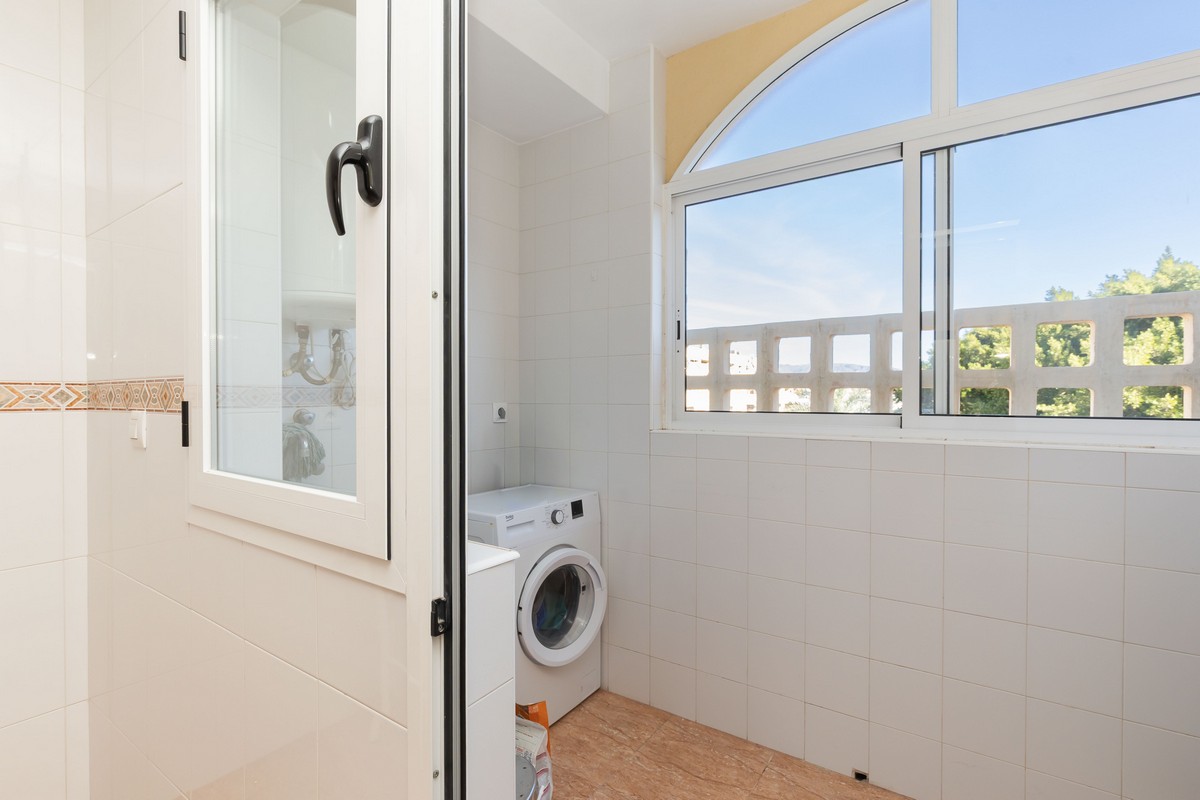 Geräumige 3-Schlafzimmer-Wohnung im Maracay-Komplex