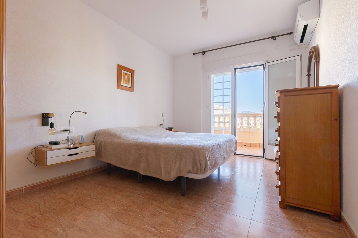 Geräumige 3-Schlafzimmer-Wohnung im Maracay-Komplex