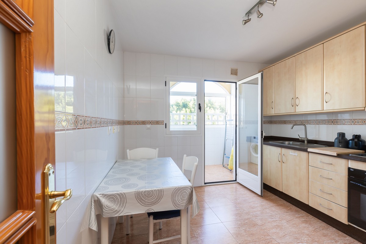 Geräumige 3-Schlafzimmer-Wohnung im Maracay-Komplex