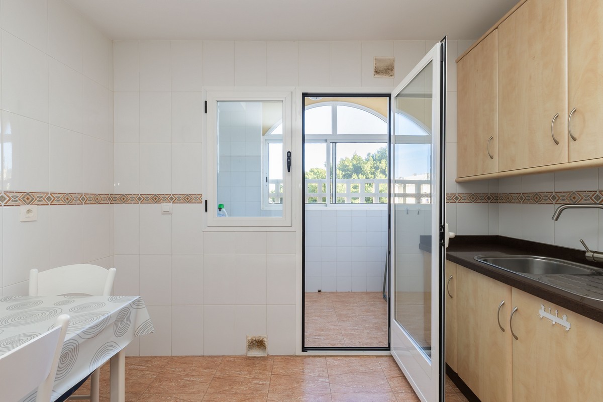 Geräumige 3-Schlafzimmer-Wohnung im Maracay-Komplex