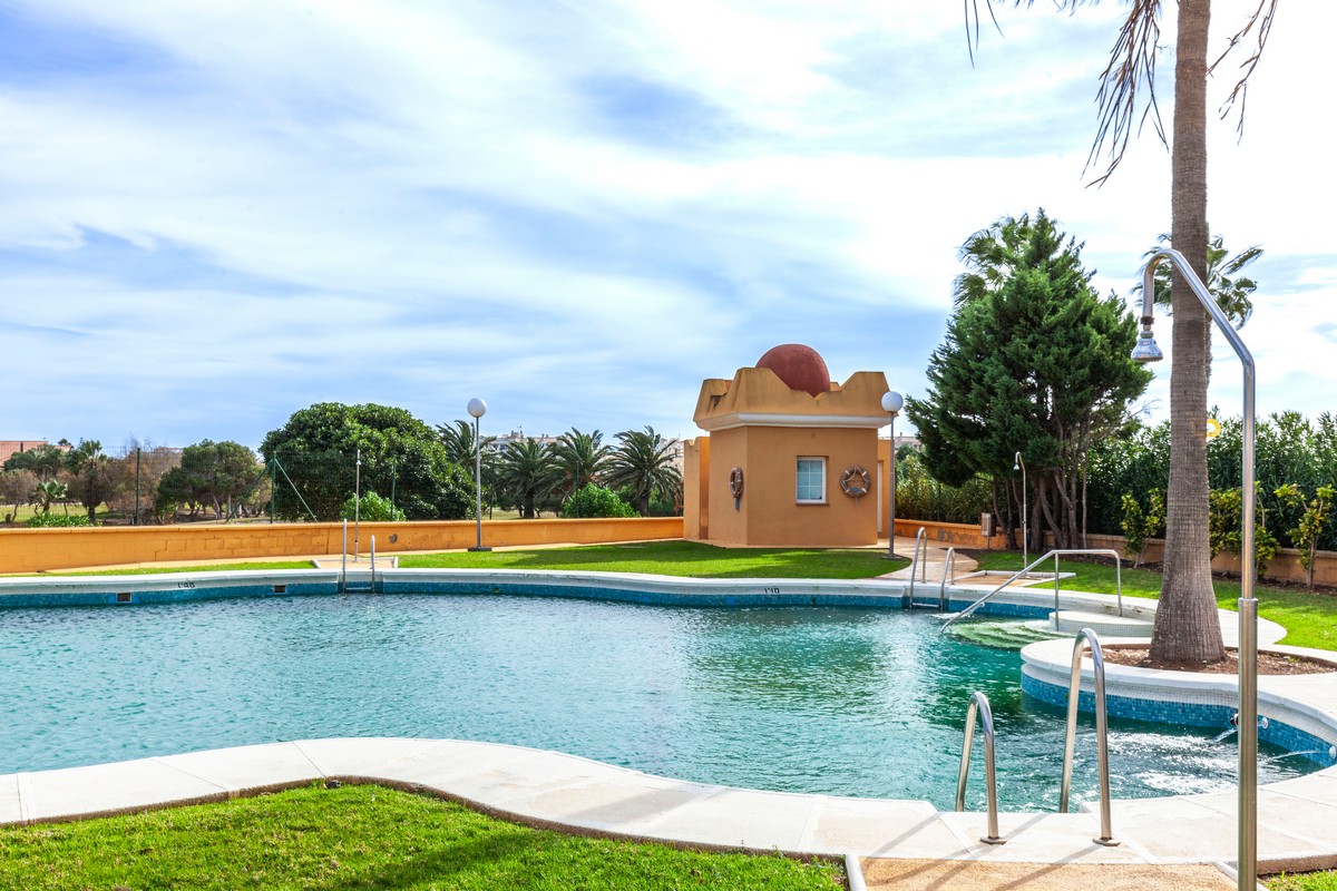 Atractivo y amplio apartamento, Complejo Pelicanos Golf & Beach II