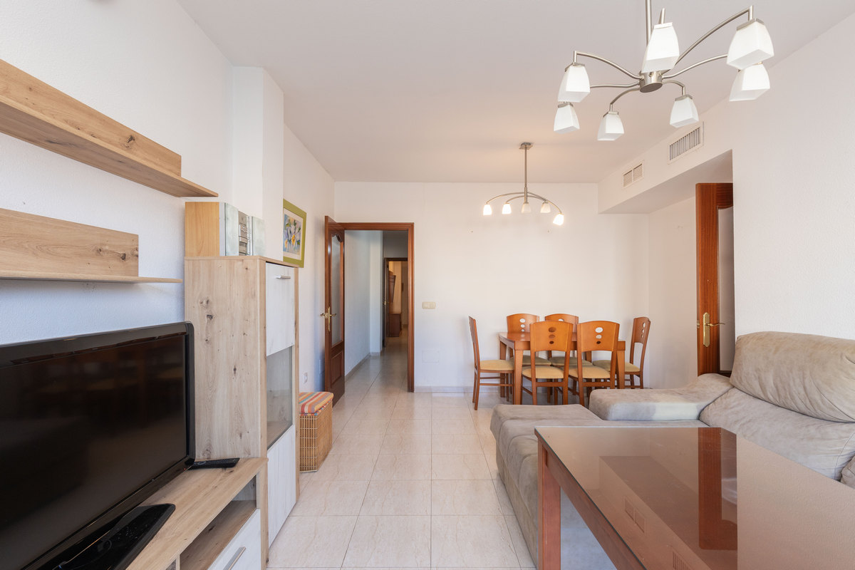 Amplio ático de 104 m² con 3 dormitorios, cerca de la playa