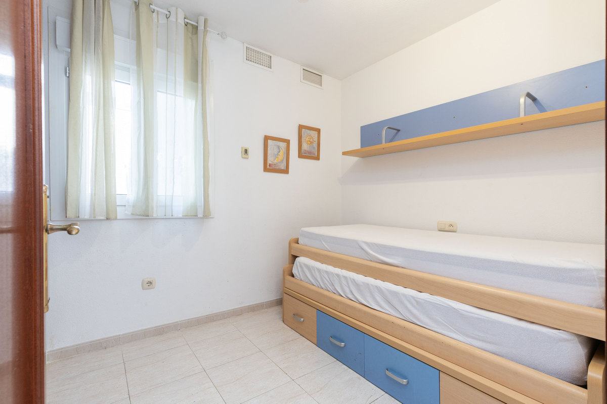 Amplio ático de 104 m² con 3 dormitorios, cerca de la playa