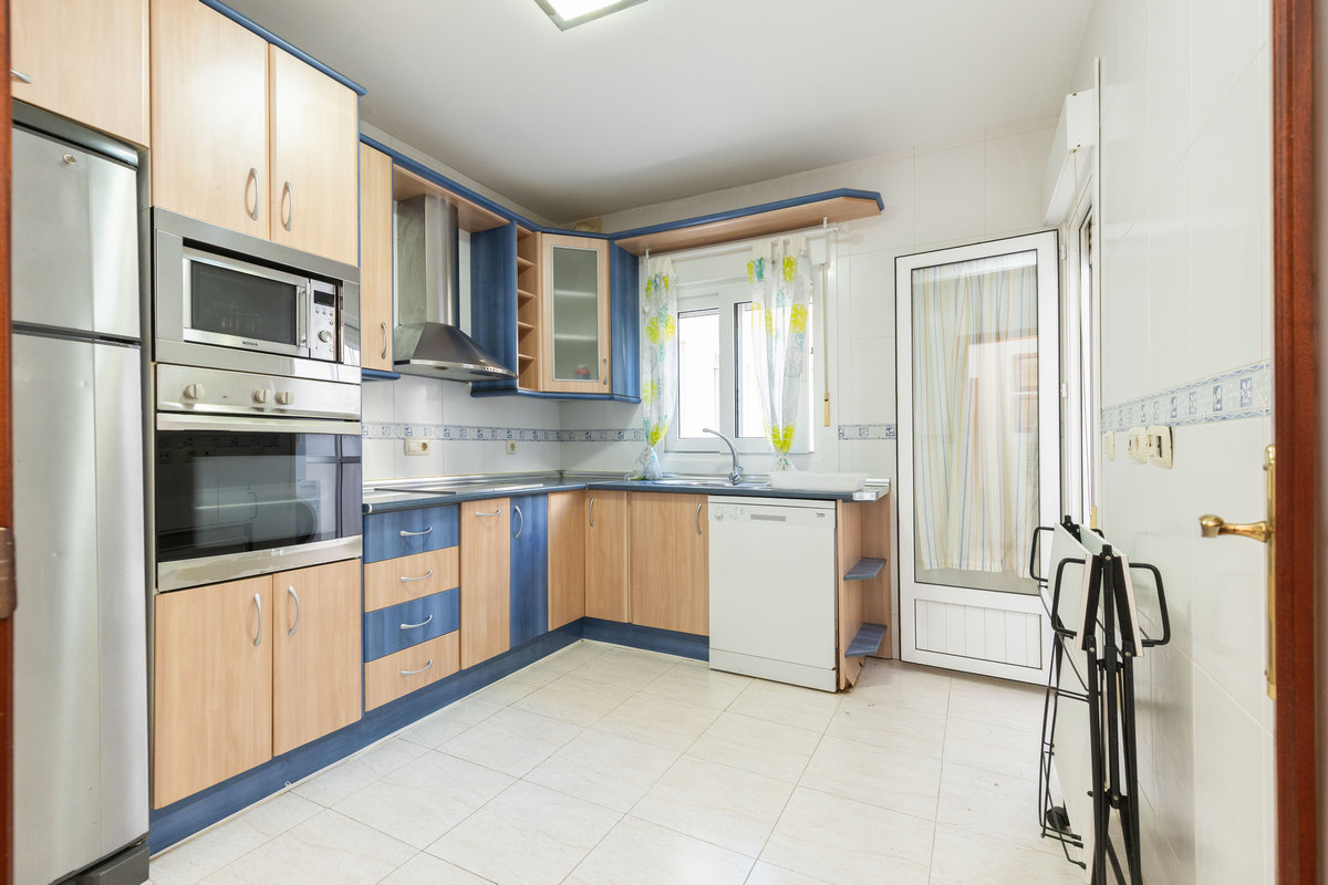 Amplio ático de 104 m² con 3 dormitorios, cerca de la playa