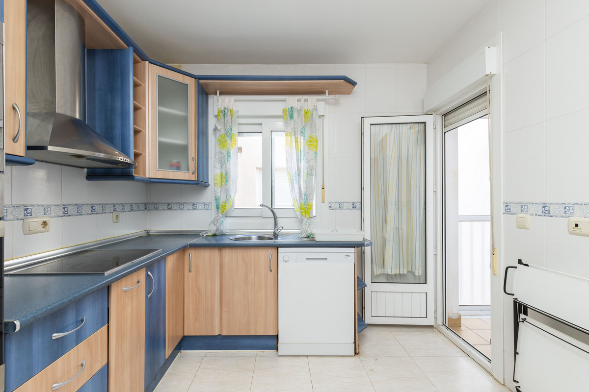 Amplio ático de 104 m² con 3 dormitorios, cerca de la playa