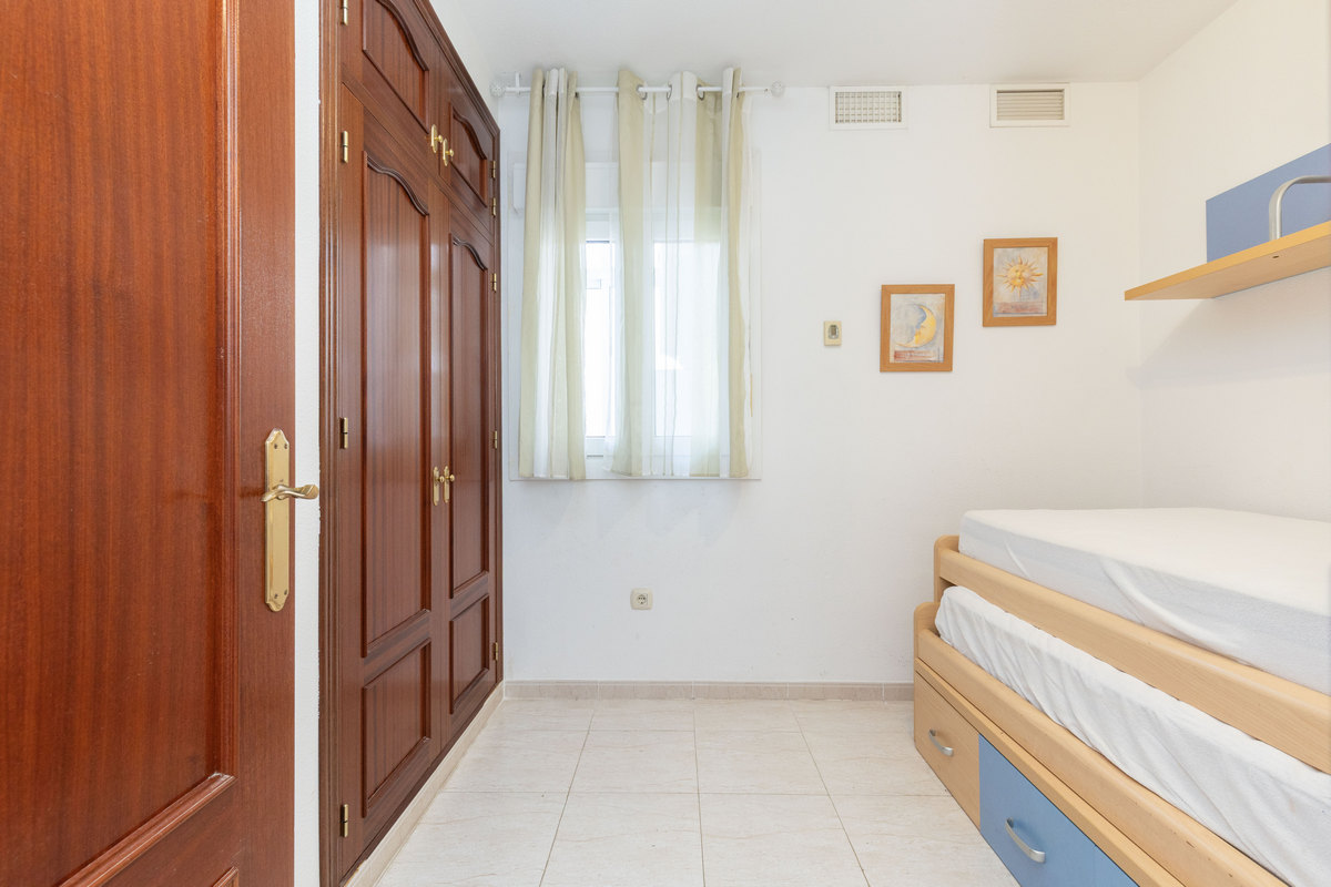 Amplio ático de 104 m² con 3 dormitorios, cerca de la playa