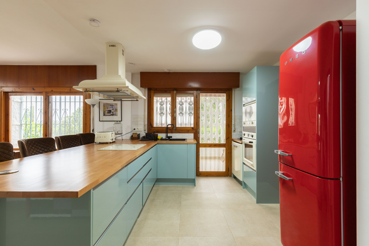 Chalet independiente en una sola planta con 839 m² de parcela junto al mar