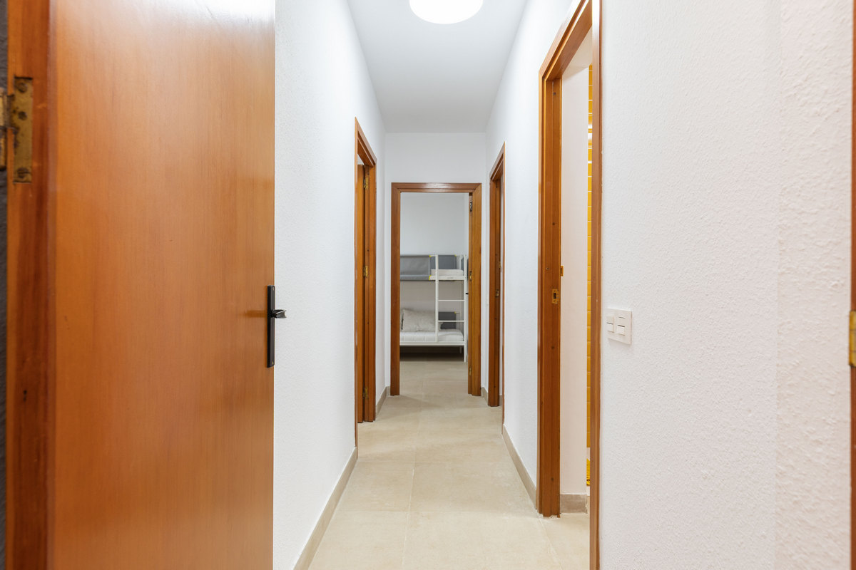 Chalet independiente en una sola planta con 839 m² de parcela junto al mar