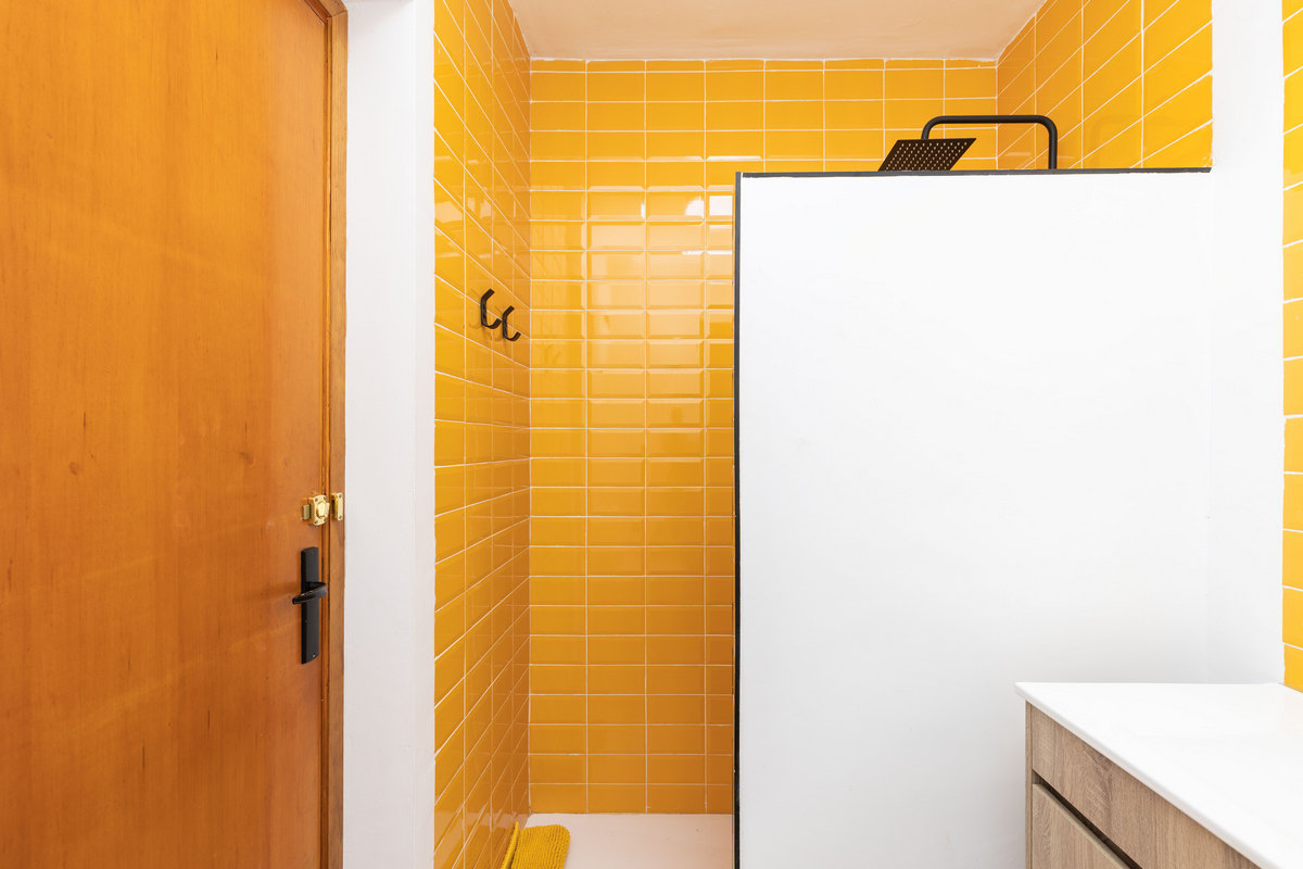 Chalet independiente en una sola planta con 839 m² de parcela junto al mar