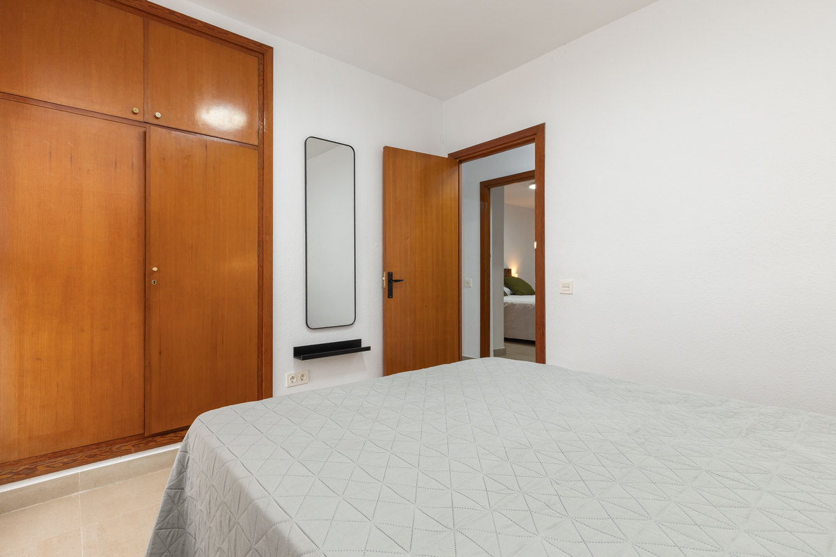 Chalet independiente en una sola planta con 839 m² de parcela junto al mar