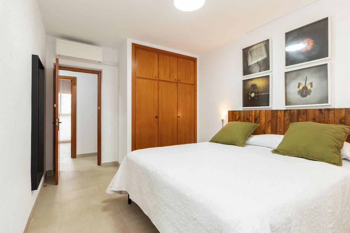 Chalet independiente en una sola planta con 839 m² de parcela junto al mar