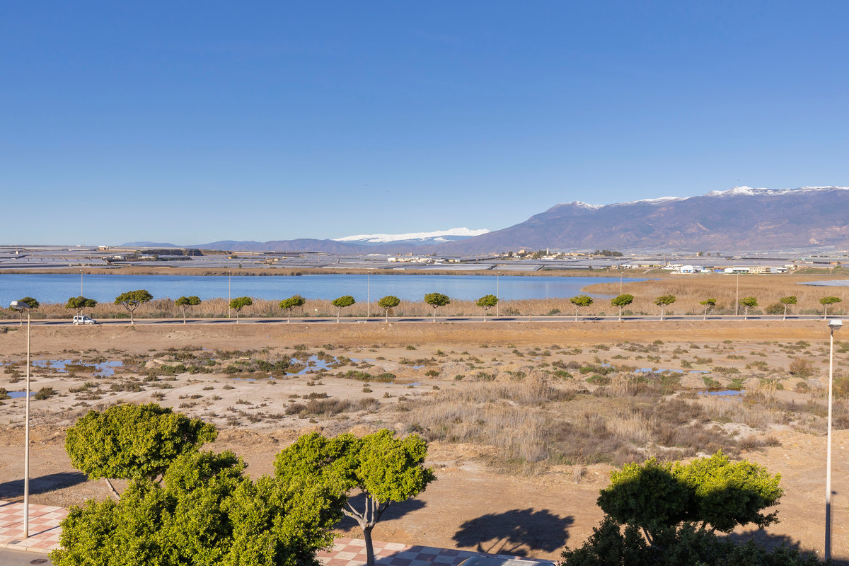 Spazioso appartamento con 3 camere da letto vicino al campo da golf