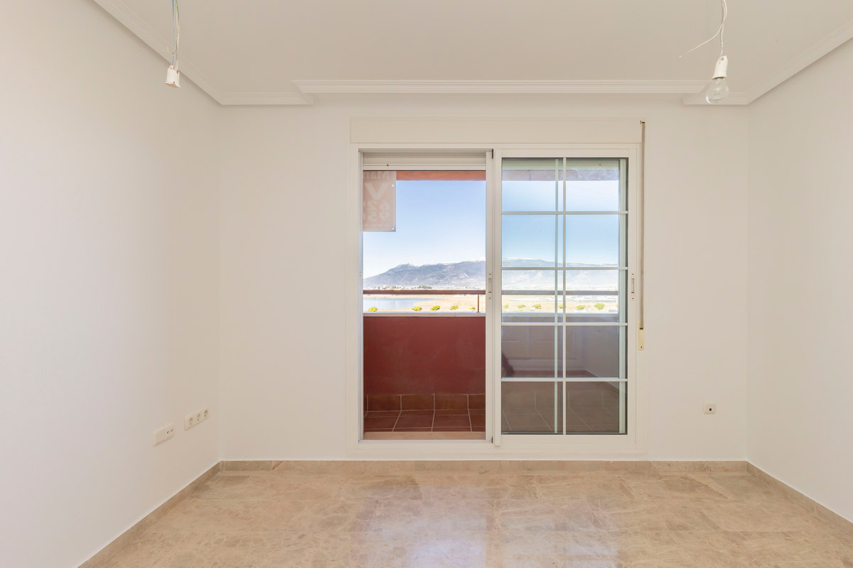 Spazioso appartamento con 3 camere da letto vicino al campo da golf