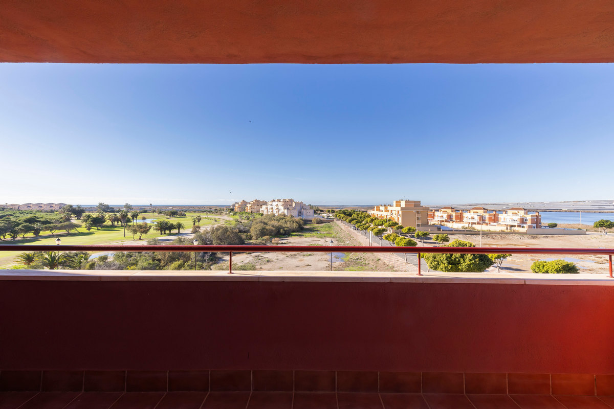 Spazioso appartamento con 3 camere da letto vicino al campo da golf