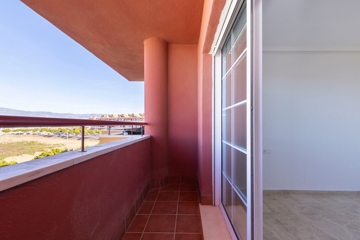 Spazioso appartamento con 3 camere da letto vicino al campo da golf