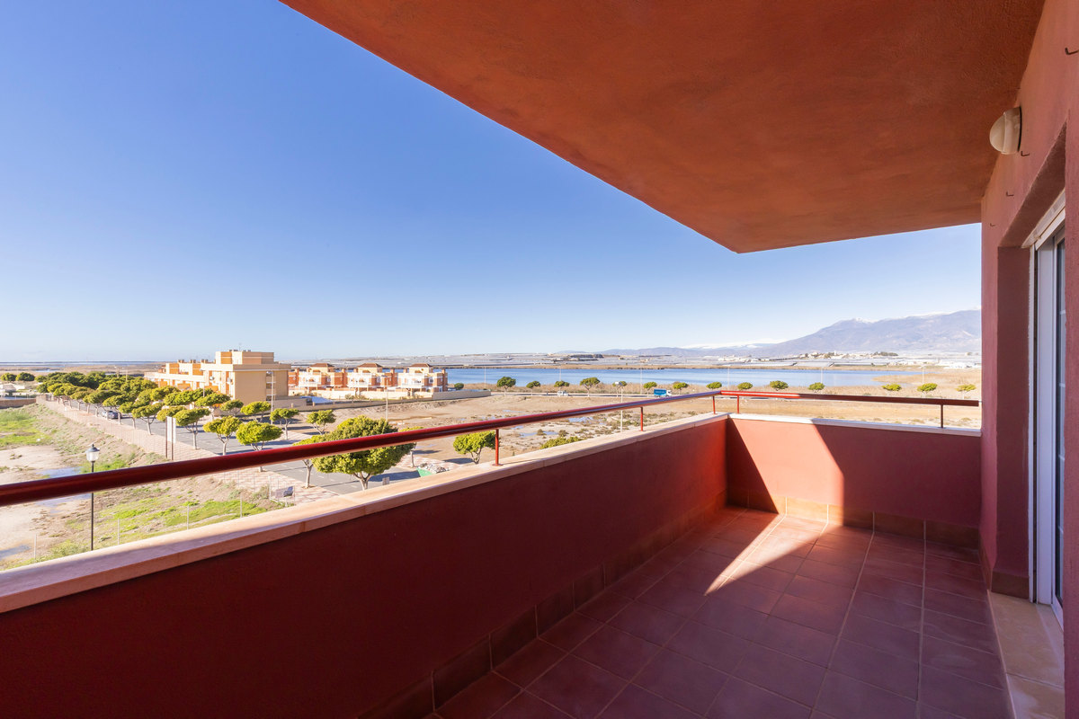 Spazioso appartamento con 3 camere da letto vicino al campo da golf