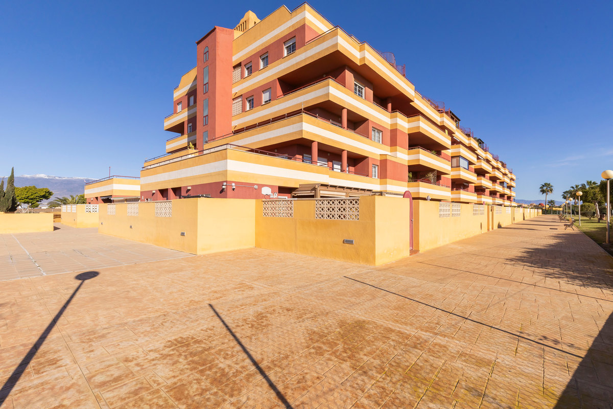 Spazioso appartamento con 3 camere da letto vicino al campo da golf