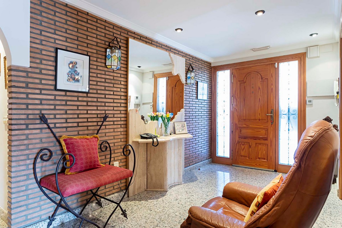 Geräumige freistehende Villa in privilegierter Lage