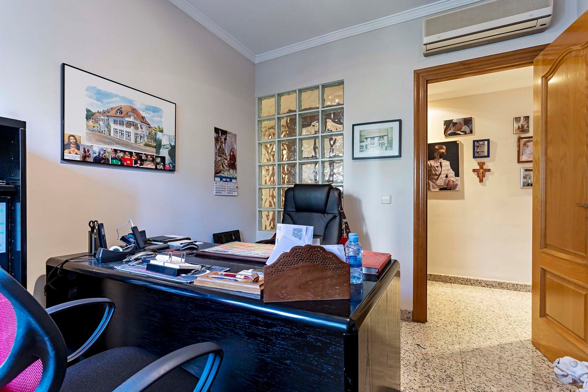 Geräumige freistehende Villa in privilegierter Lage