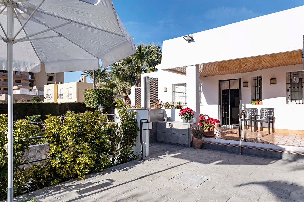 Geräumige freistehende Villa in privilegierter Lage