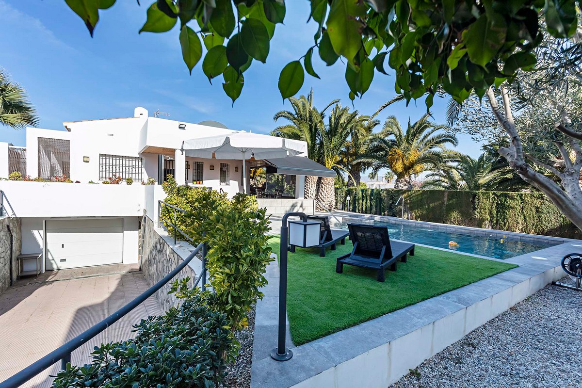 Geräumige freistehende Villa in privilegierter Lage