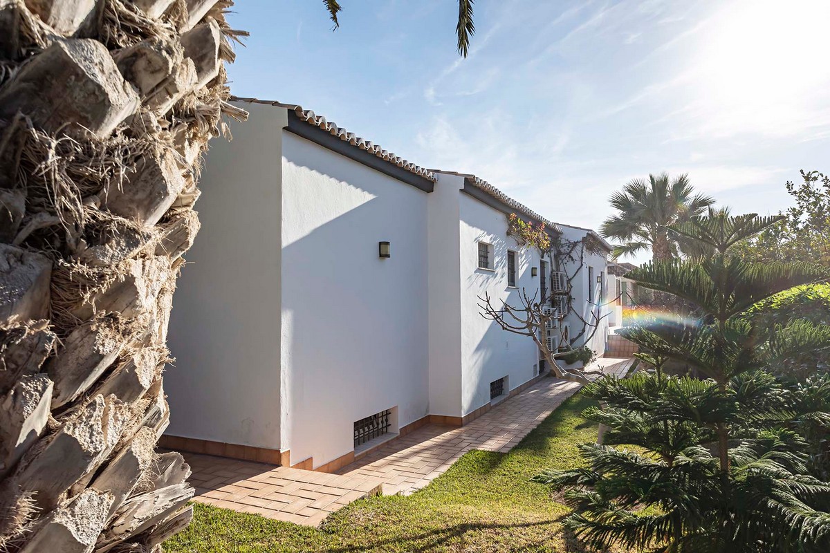 Geräumige freistehende Villa in privilegierter Lage