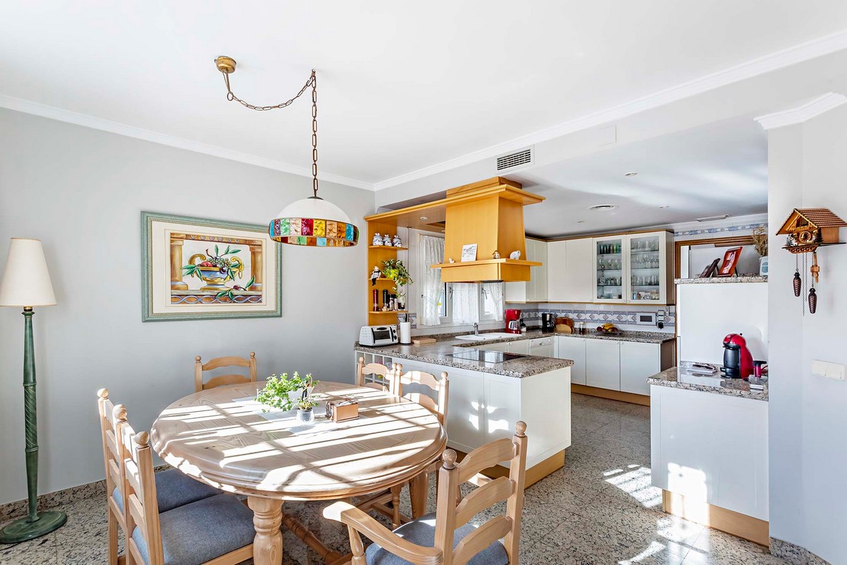 Geräumige freistehende Villa in privilegierter Lage