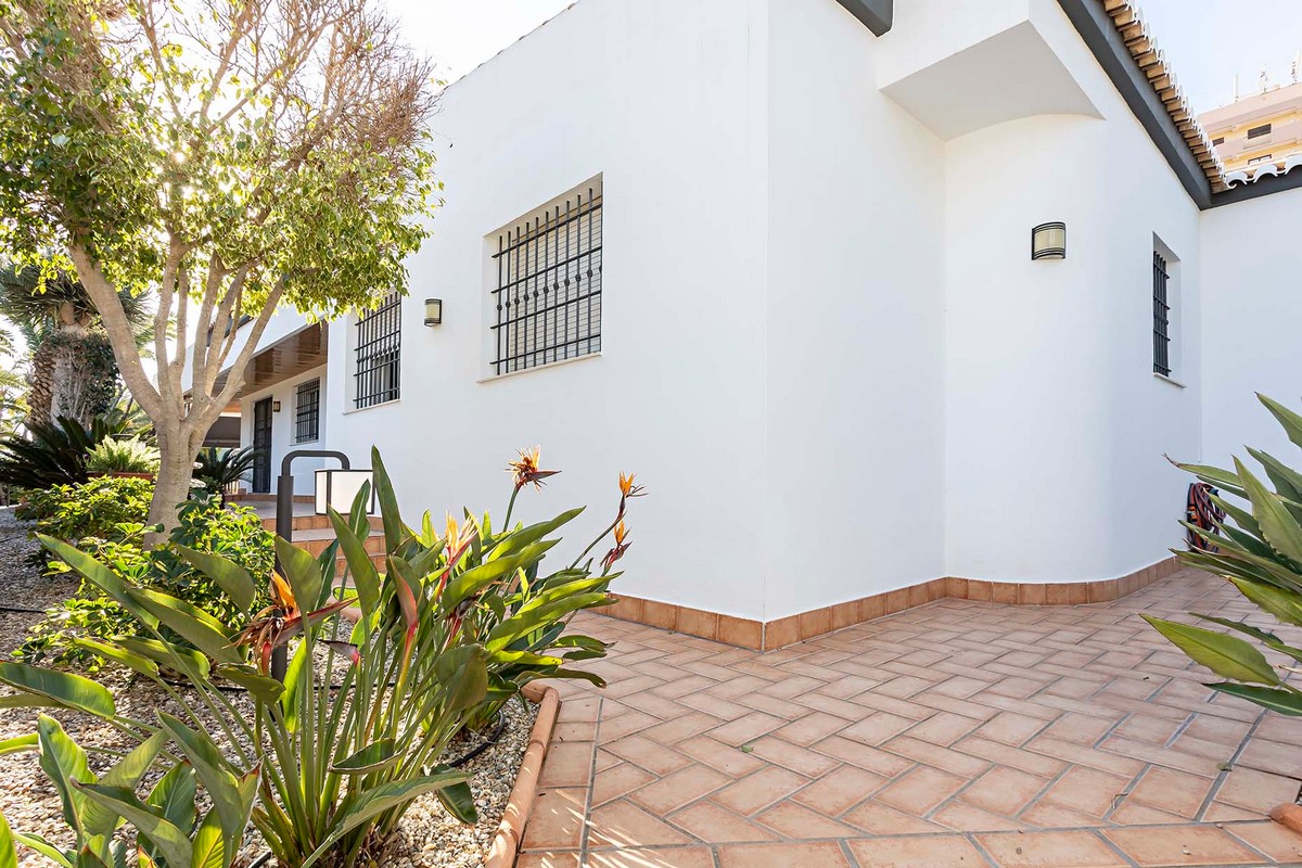 Geräumige freistehende Villa in privilegierter Lage