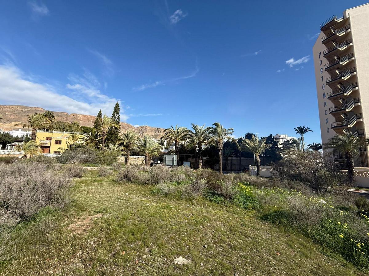 2.535 m² großes Grundstück in privilegierter Lage – Aguadulce